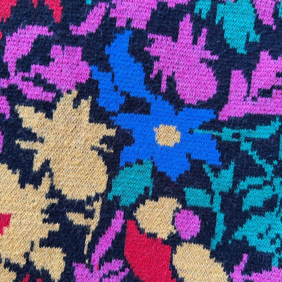 FARM Rio Tropical Garden Long
Sleeve Sweater Dress size Small - Picture 7 of 7